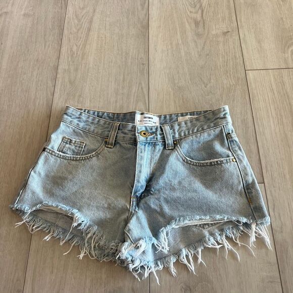Cotton on women’s low rise demin shorts size 4 - Picture 1 of 8